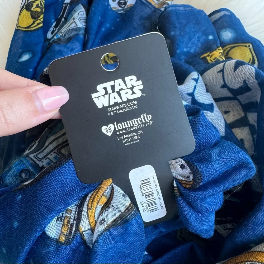 NWT Loungefly Star Wars Droids Blue Viscose Oblong Blanket Scarf